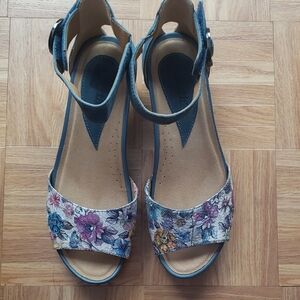 Earth Multicolor Floral Women's Sandals